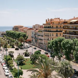 Résidence Châteauneuf 2*, Menton France